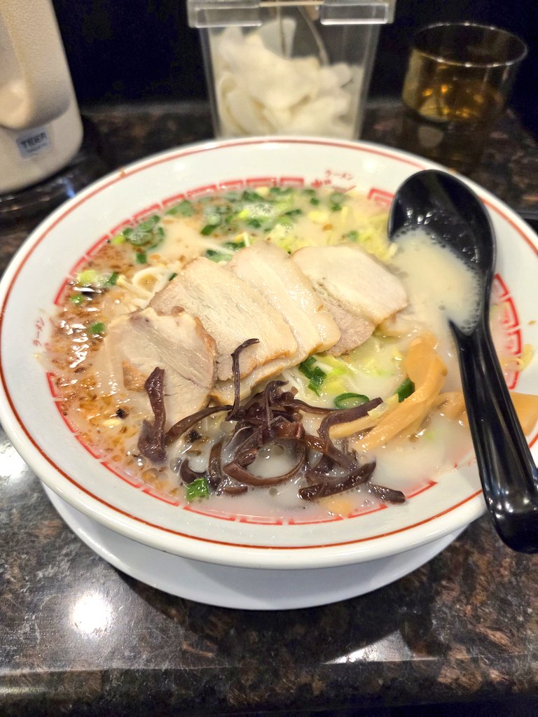miyo0516's tweet photo. 鹿児島の思い出

今回食べたもの、全部めちゃ美味しかった！
中でも、とんかつはちょっとヤバかった…
控えめに言って過去イチでした。 https://t.co/mOamXPoojJ