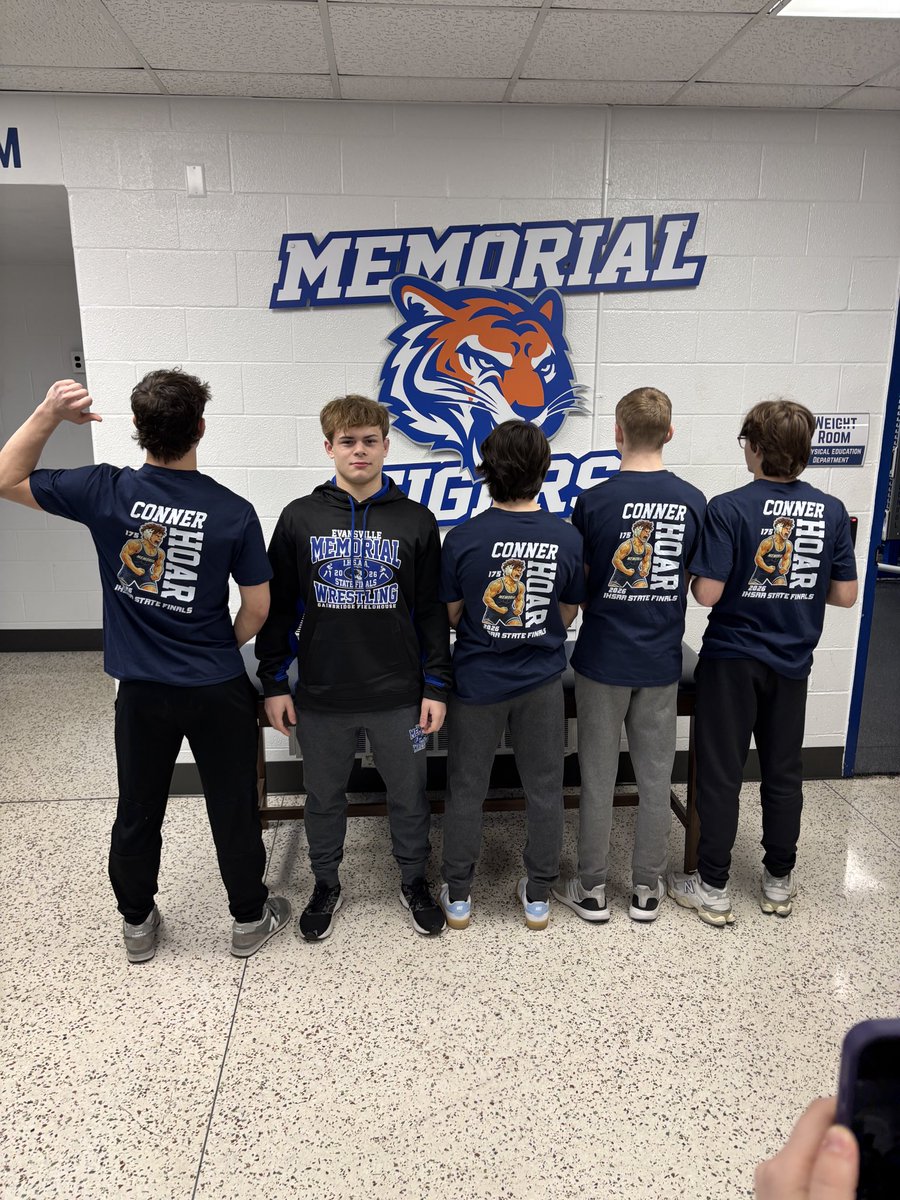mhstigerwrestle's tweet photo. Conner Hoar headed to Wrestling State this morning! MHS lined the halls to wish him good luck. @Conner_Hoar https://t.co/NGlRbjinA4