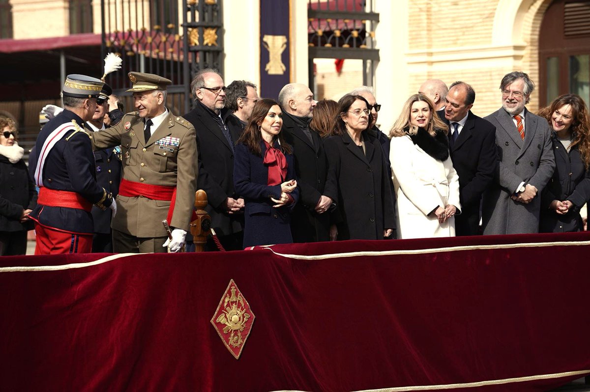 MartaFe24's tweet photo. Orgullosos de nuestras Fuezas Armadas. Hoy, en el CXLIV aniversario de la fundación de la Academia General Militar de Zaragoza. 🇪🇦
@MADOC_ET 
@EjercitoTierra 
#AGM https://t.co/vjdWKJZqZb