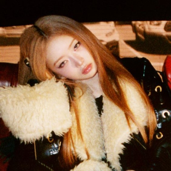 i'm so attracted to her omg...