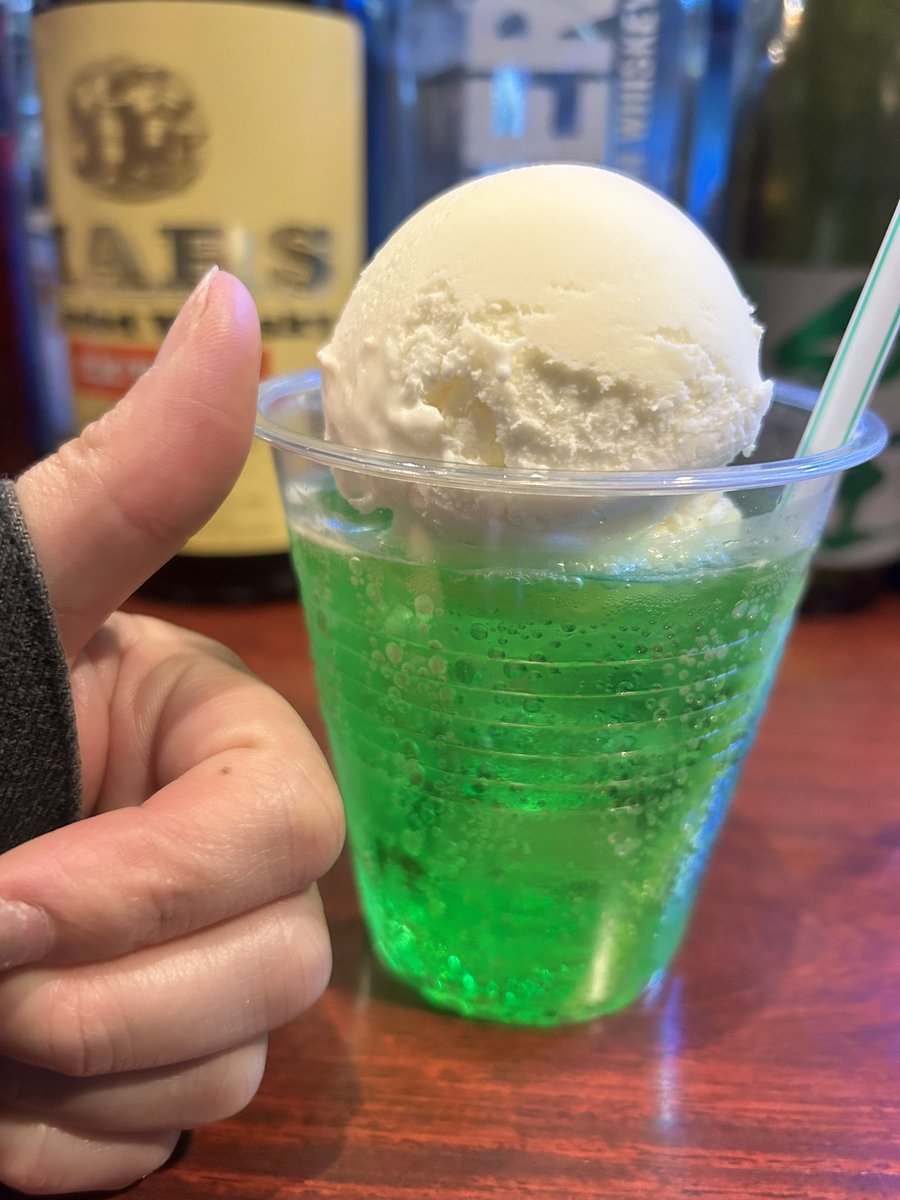 本日の部活動〜〜〜🍨！ SAMURAIにクリームソーダがあるのは関内BAYSIS