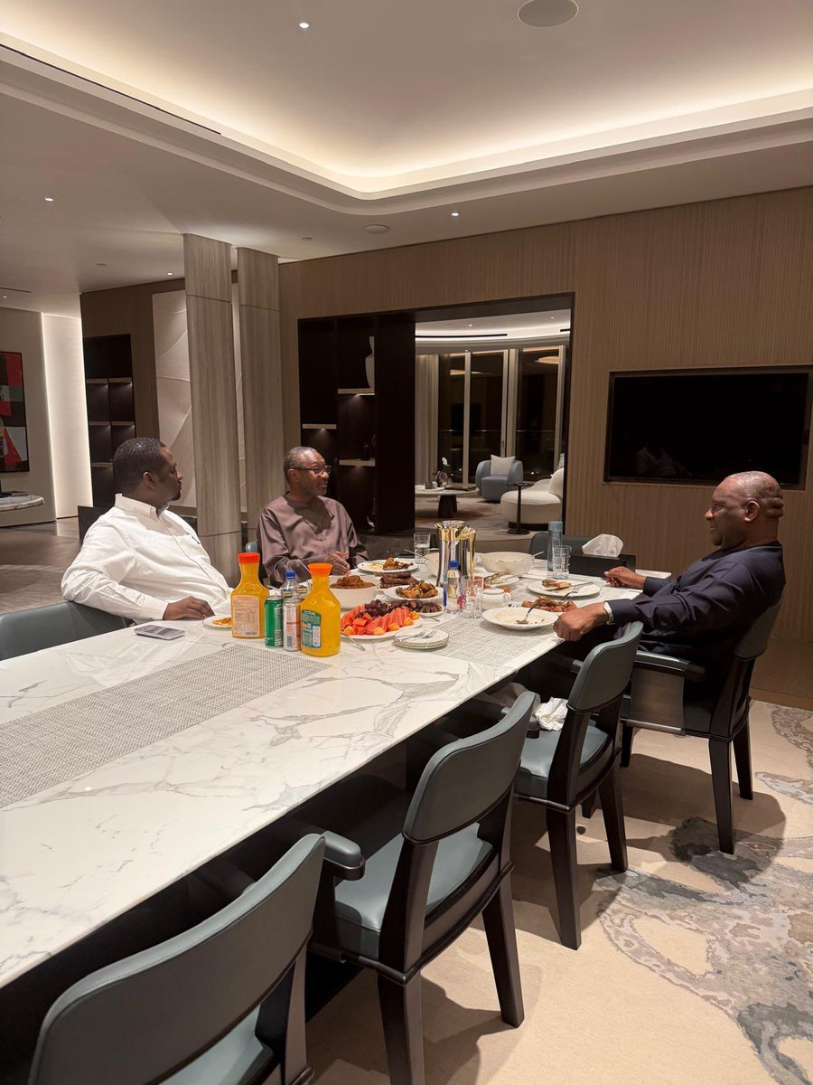 NigeriaStories's tweet photo. Photo: Nigerian Billionaire, Abdul Samad Rabiu hosts billionaire, Femi Otedola for Ramadan Iftar at his home in Dubai. https://t.co/7dkPlaJbK5