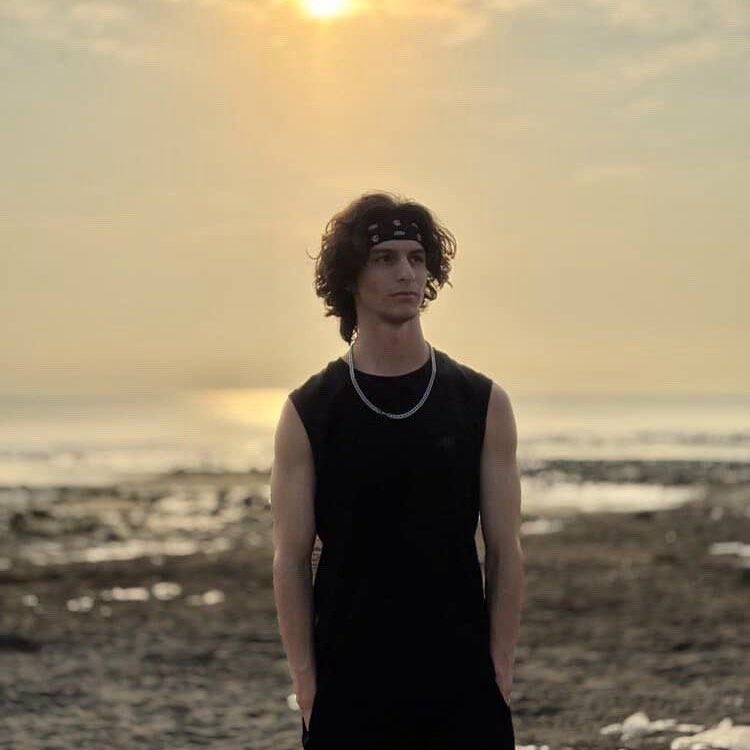 S7A712's tweet image. ریتوییت و منشن و توییت کنیددددد

#Borhan_SamiKia, 18, faces serious risk of execution.
A young life without family protection.
The international community must act now.
#StopExecutionsInIran
#برهان_سامی‌کیا