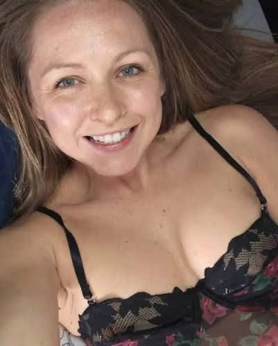 nursesbeck's tweet photo. Come spend 1 night with me handsome 🤭🙂😍🥰 https://t.co/SiCaovTdf2
