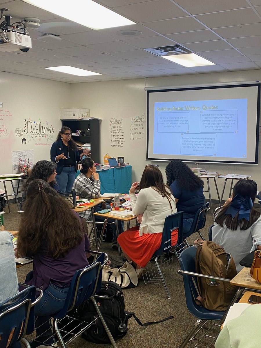SISD_MultiPrgms's tweet photo. We see you spark, we watch you shine,
The multilingual team cheers all the time!
Thank you teachers, for helping our Emergent Bilinguals rise and shine! #wearespring @multilingual @SpringISD @letlau2004 https://t.co/puQgi34dEj