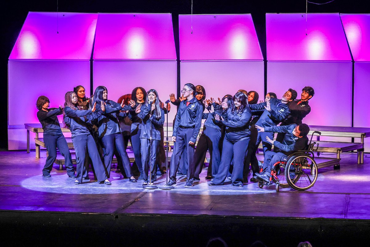 Fenton HS Dist. 100 tweet media