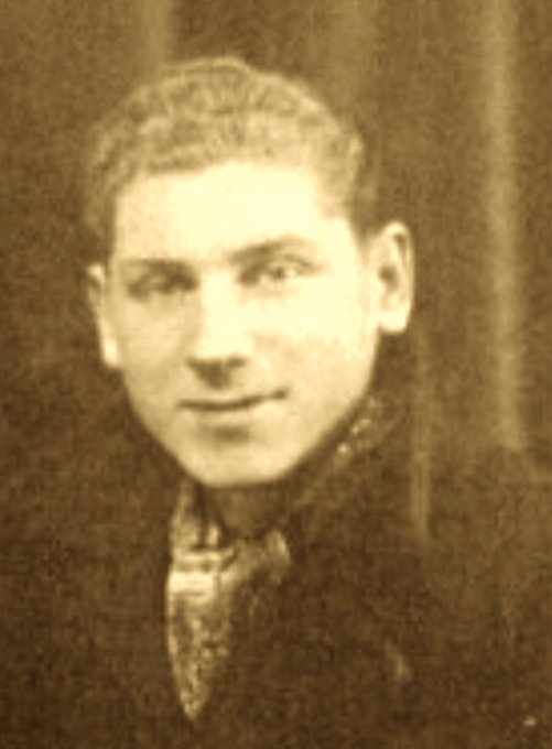 21 fév. 1944. "Mon cher papa, il faut que tu sois fort, d’ailleurs il est impossible que l’homme et la femme qui m’ont mis au monde ne soient pas forts [...] Courage. Votre fils Spartaco". Sur l'Affiche Rouge il était "Fontanot, communiste italien,12 attentats". Fusillé à 22 ans.