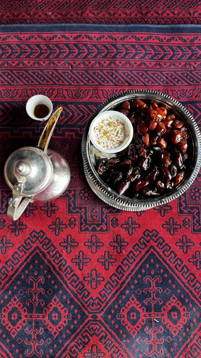 وتعودُ يا رمضانُ فتُحيي يَبْسَنا
وتُـعيدُ لـلأرواحِ نـبـضَ حـيـاةِ