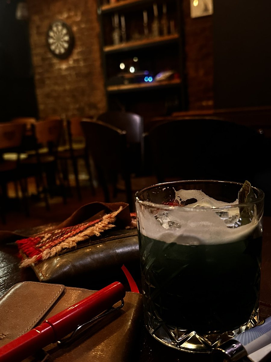 Yollar hep beyoğluna, nazan öncel dinlemeye ve de yalnızlığa çıkıyor