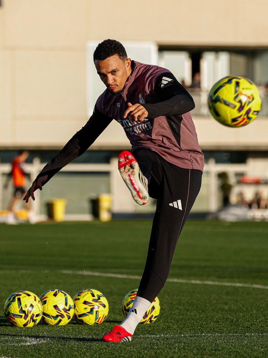Best in the world ⚽️ 
Trent Alexander Arnold⭐️