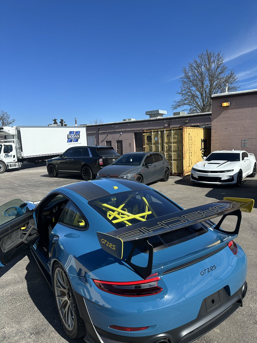 My baby met her older cousin