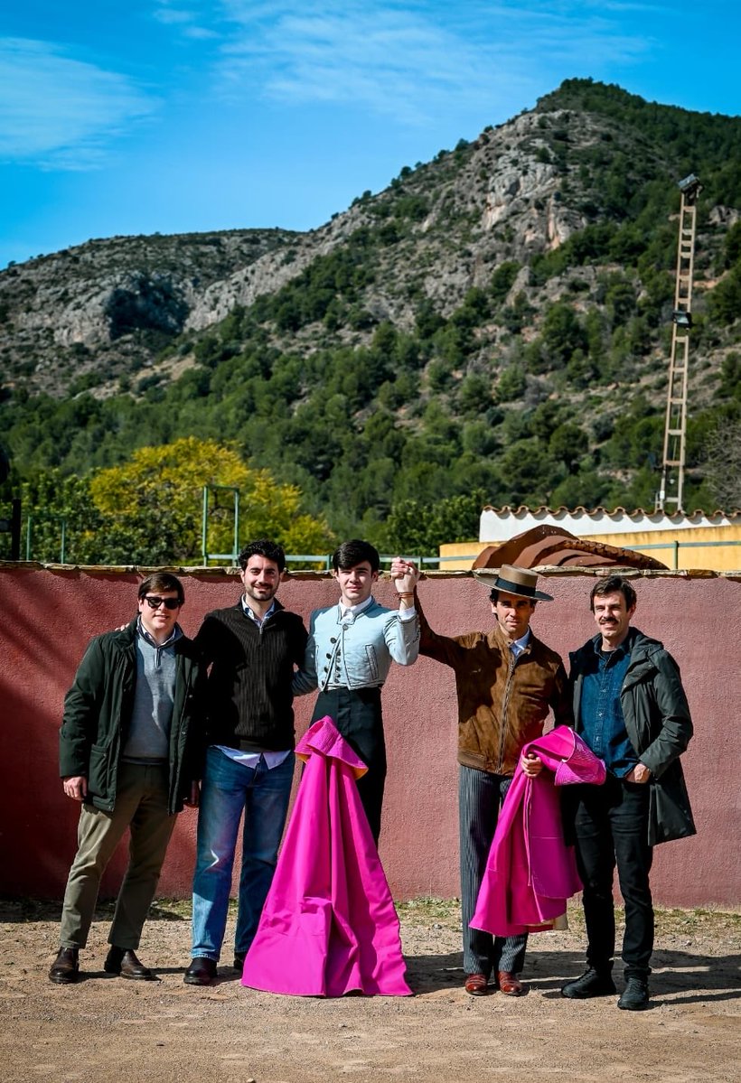 Cataluña no está sola, aquí tiene un torero. Mucha suerte <a href="/MarioVilau/">mariiovilau</a>