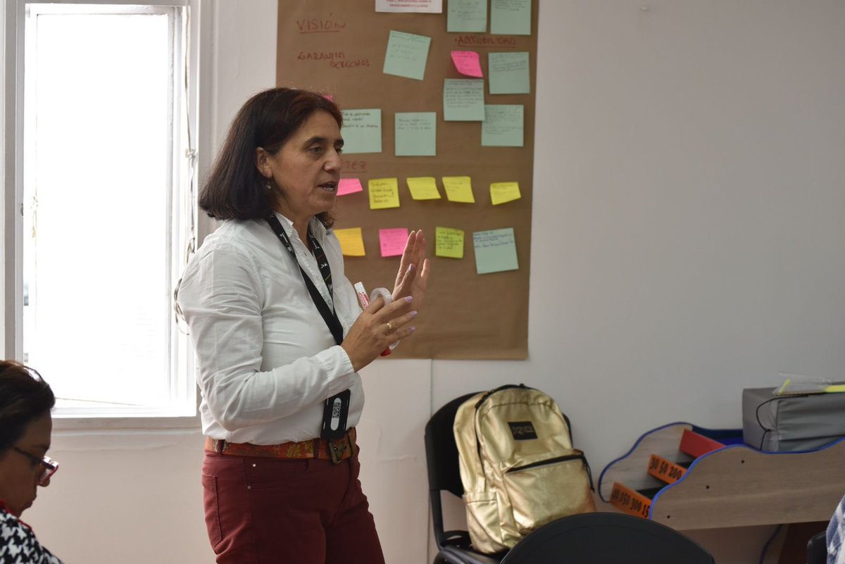 Además, surgió una propuesta clave: incluir a los medios de comunicación en estas conversaciones mediante foros de educación y talleres de sensibilización. 🎙️🗞️

Un paso esencial para cambiar la narrativa sobre la vejez.

#AquíSíPasa
#UnaVejezConVoz