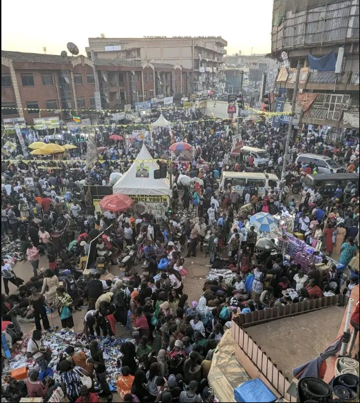 IvanBusinge3's tweet photo. @FDCOfficial1 You mean this is better for you? People came from their shops and others left the market. Its good they have gone back. Being on opposition does not mean opposing everything. https://t.co/EYJXUFHzHK