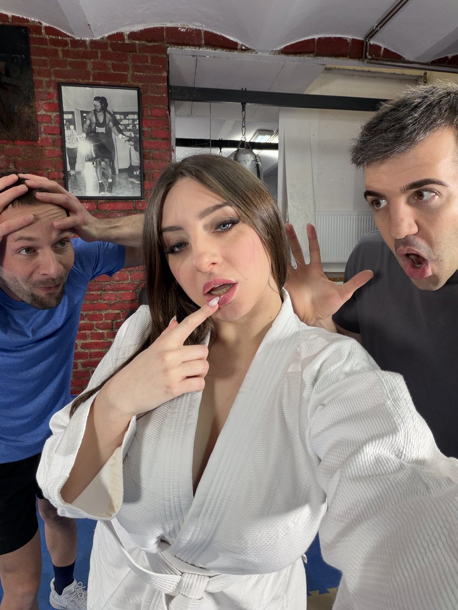 Luna Doll tweet media