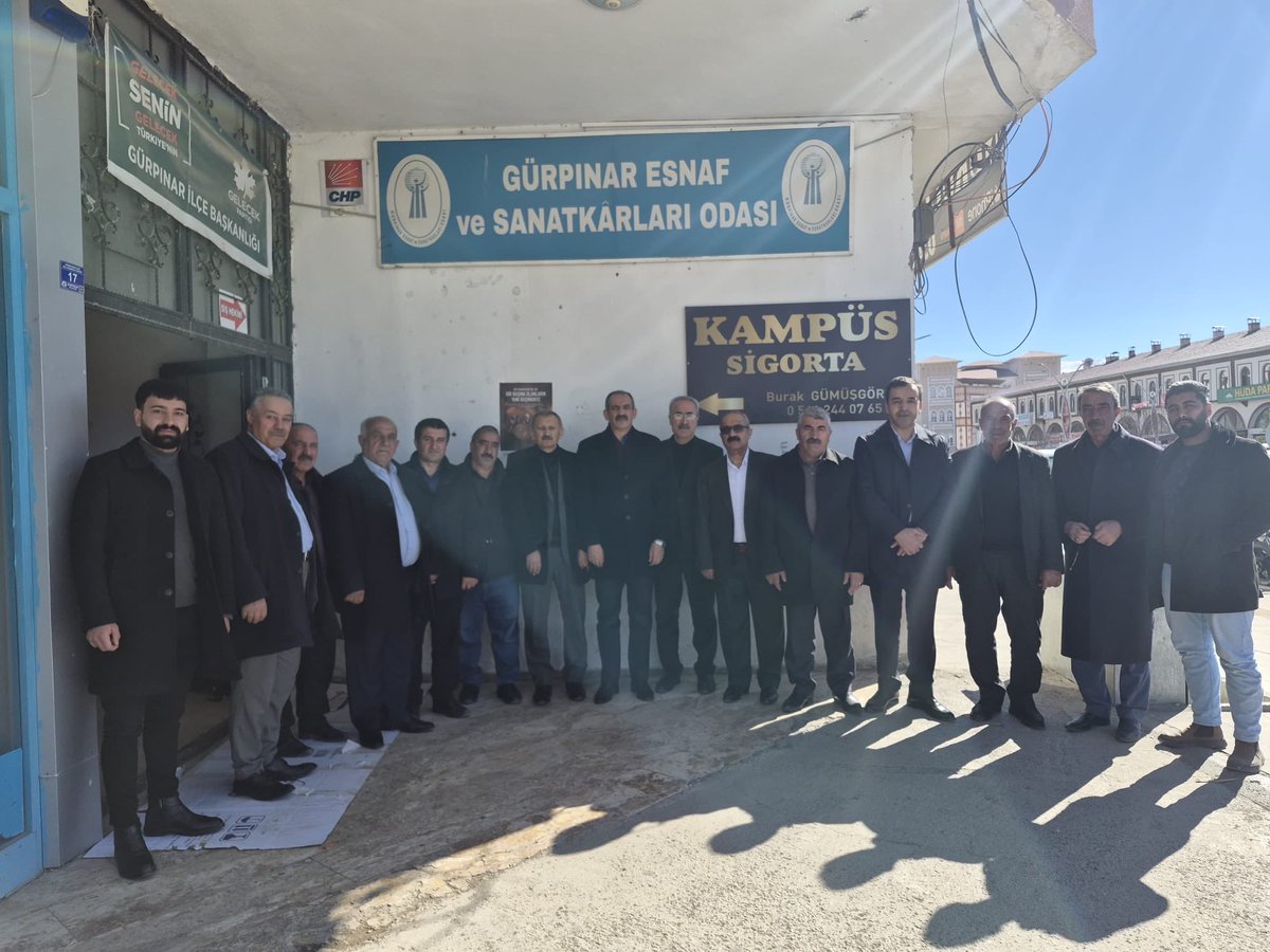 hayrullahtanis's tweet photo. Meclis üyelerimiz ve vatandaşlarımız ile birlikte Gürpınar esnaf odası seçimlerinde güven tazeleyen Orhan Sönmez ve yönetimini ziyaret ettik. Oda başkanı ve yönetimini tebrik eder başarılar dileriz @OrhanSn65 https://t.co/FgTIBXPcfa