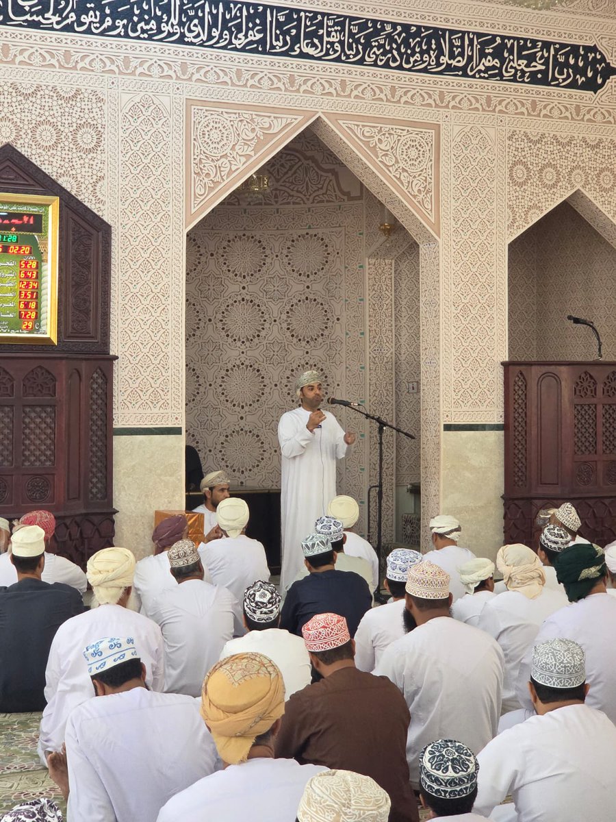 awqaf_ibri's tweet photo. أقيم بجامع الأمين لقاء توعوي بالتعاون مع مجلس أولياء الأمور بمدرسة محمد بن سليمان الغافري، تناول عددًا من الموضوعات التربوية والإيمانية، في إطار تعزيز الشراكة المجتمعية وترسيخ القيم لدى الأبناء.

#جامع_الأمين
#مجلس_أولياء_الأمور
#الشراكة_المجتمعية
#وزارة_الأوقاف_والشؤون_الدينية https://t.co/bvljk4nb4g