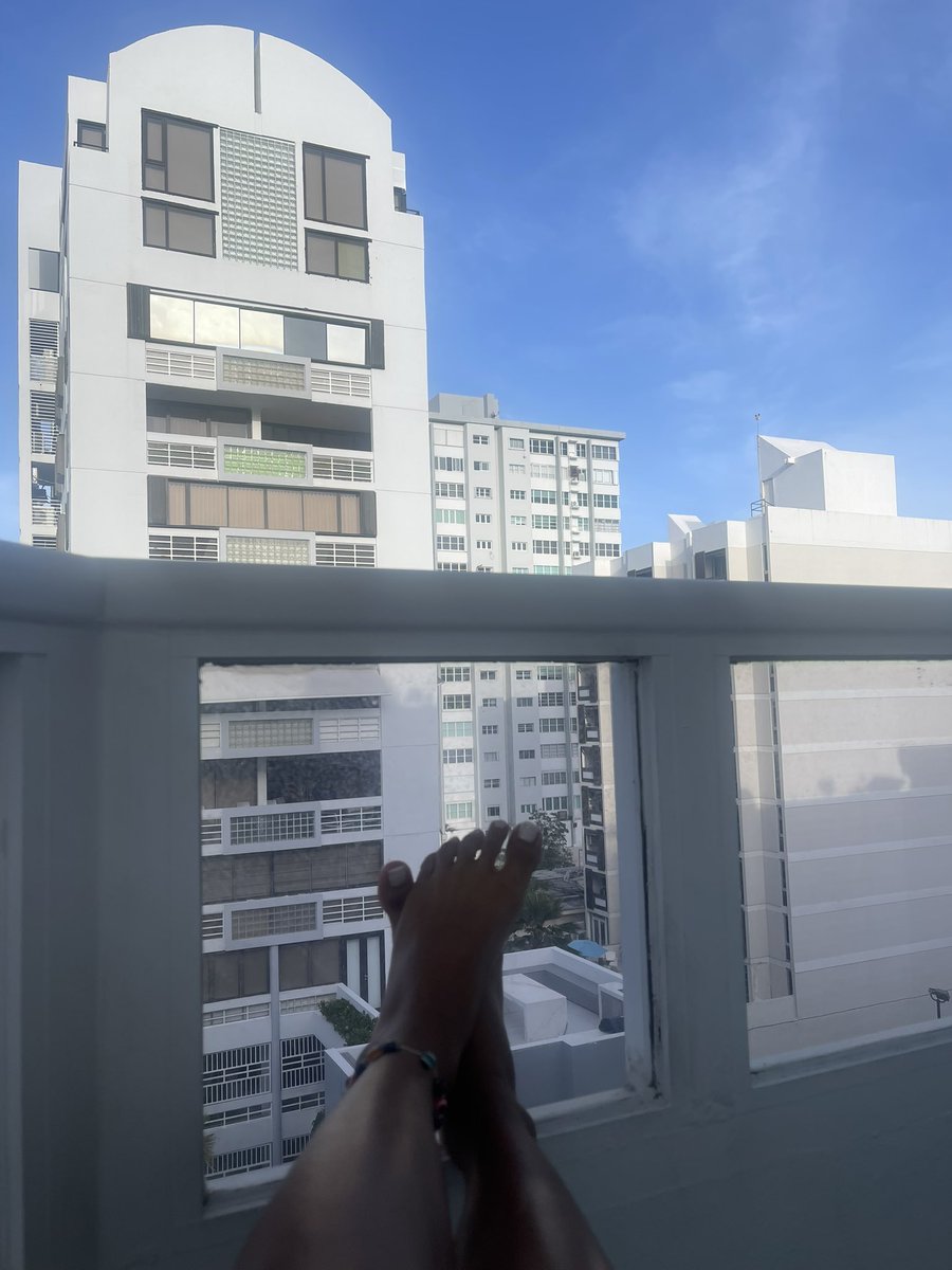 luvmefeet tweet picture