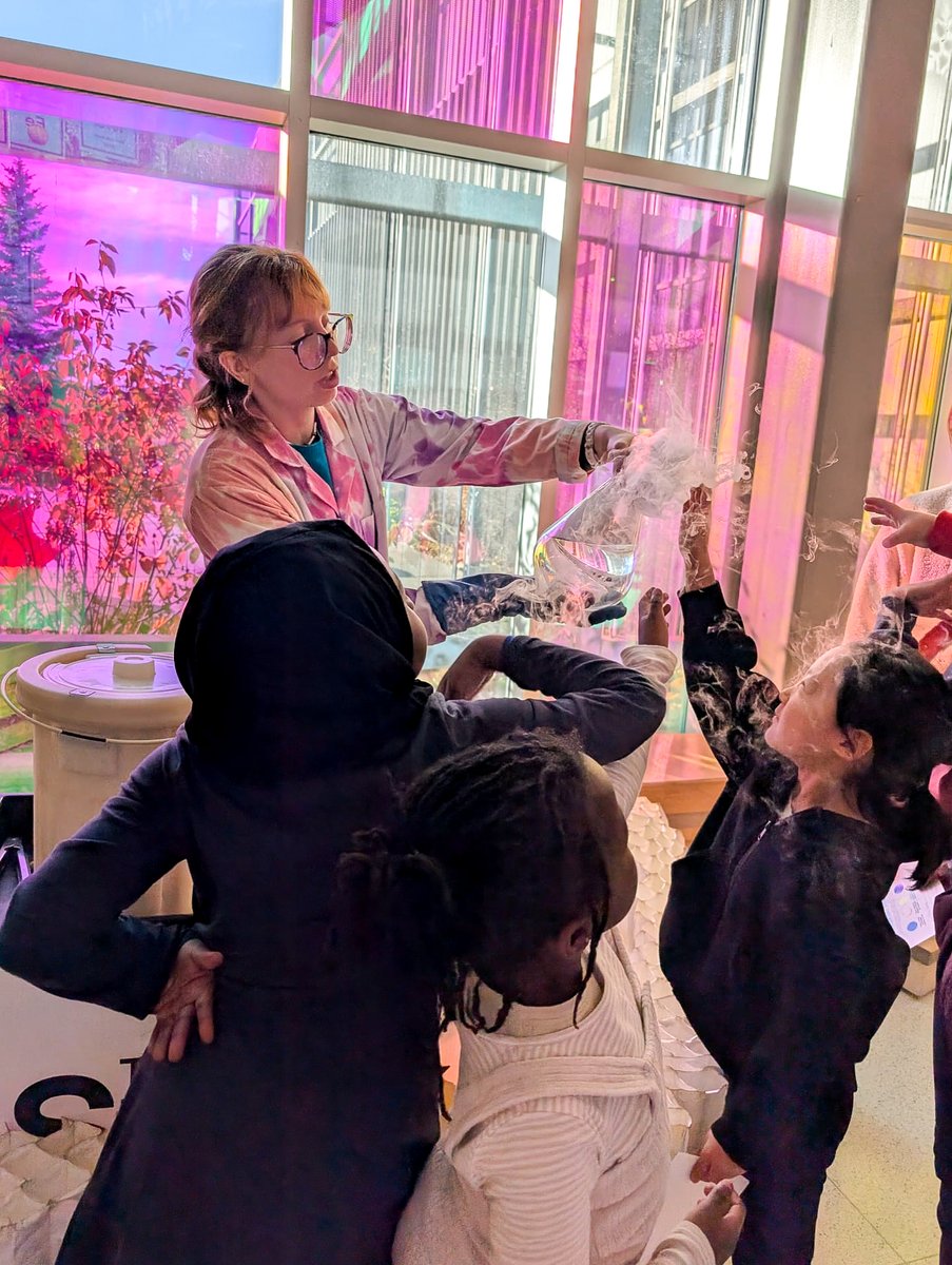 TELUS_Spark's tweet photo. On March 8, Spark is going all out for #InternationalWomensDay! 

Presented by @PCLConstruction, this day invites guests to explore the tools, techniques, and science behind the trades.

⏰ 9 AM - 3 PM
🎟️ Included with Admission or a Membership
🔗 https://t.co/IJDUDUHZuy https://t.co/LDG7yl8R5U