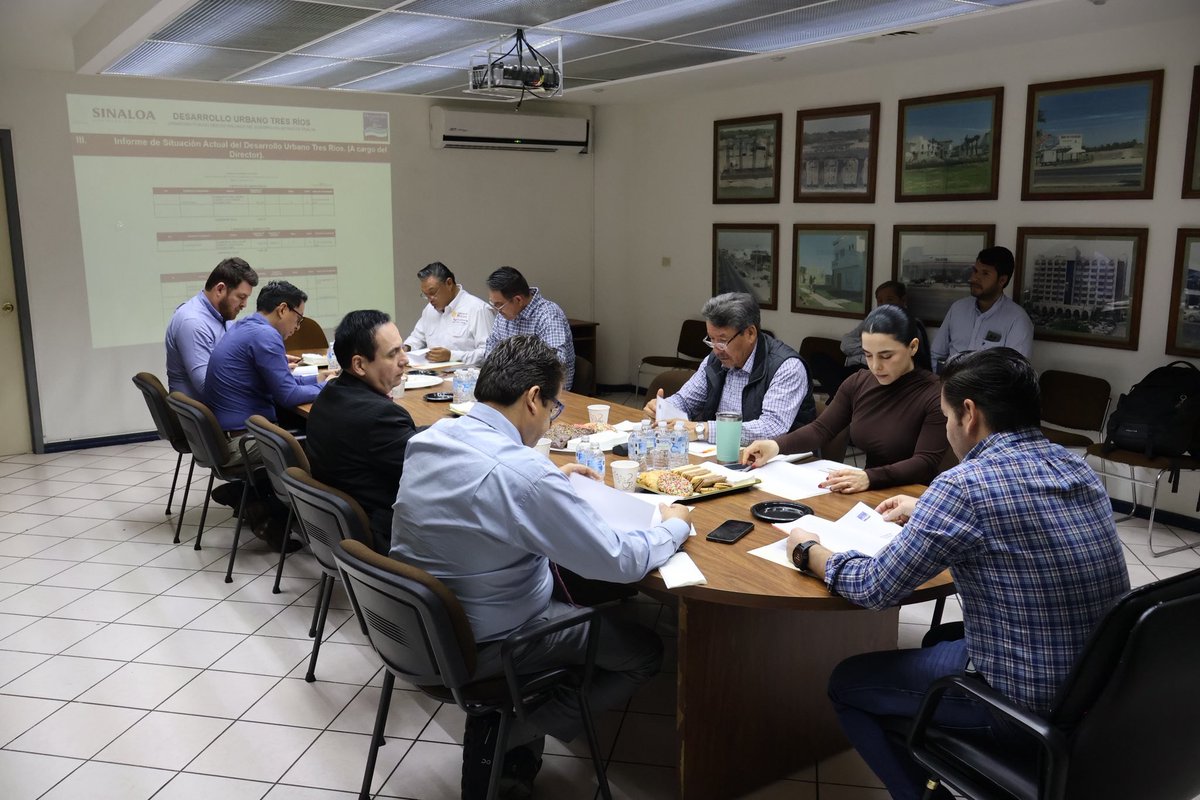 RodolfoMonrealA's tweet image. Hoy participé en la Sesión del Consejo Directivo de Desarrollo Urbano Tres Ríos, reafirmando el compromiso con proyectos estratégicos para la capital sinaloense. Seguimos trabajando con responsabilidad y visión para contribuir al crecimiento y bienestar de esta ciudad. #DTyPE