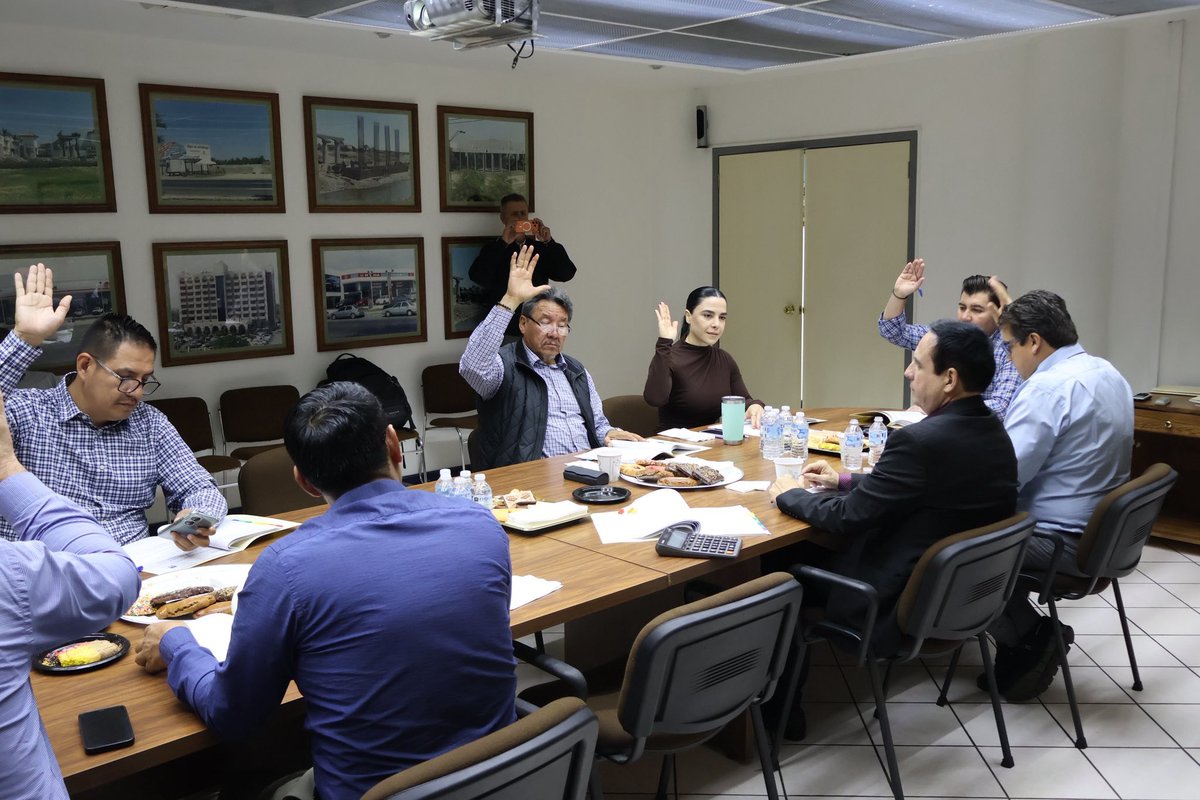 RodolfoMonrealA's tweet image. Hoy participé en la Sesión del Consejo Directivo de Desarrollo Urbano Tres Ríos, reafirmando el compromiso con proyectos estratégicos para la capital sinaloense. Seguimos trabajando con responsabilidad y visión para contribuir al crecimiento y bienestar de esta ciudad. #DTyPE