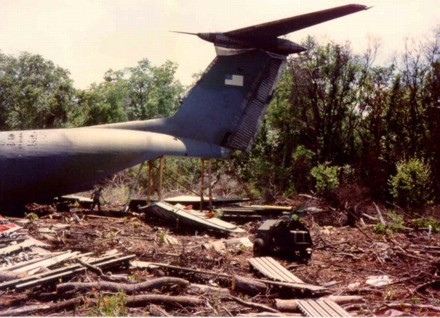 OTD in 1989: a USAF C-141 [66-0150] crashes in Florida (US), all 8 ...