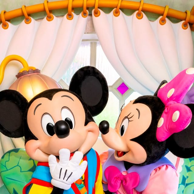 💗今日2月14日は、バレンタインデー💗 ⁡ ミッキーマウスとミニーマウス