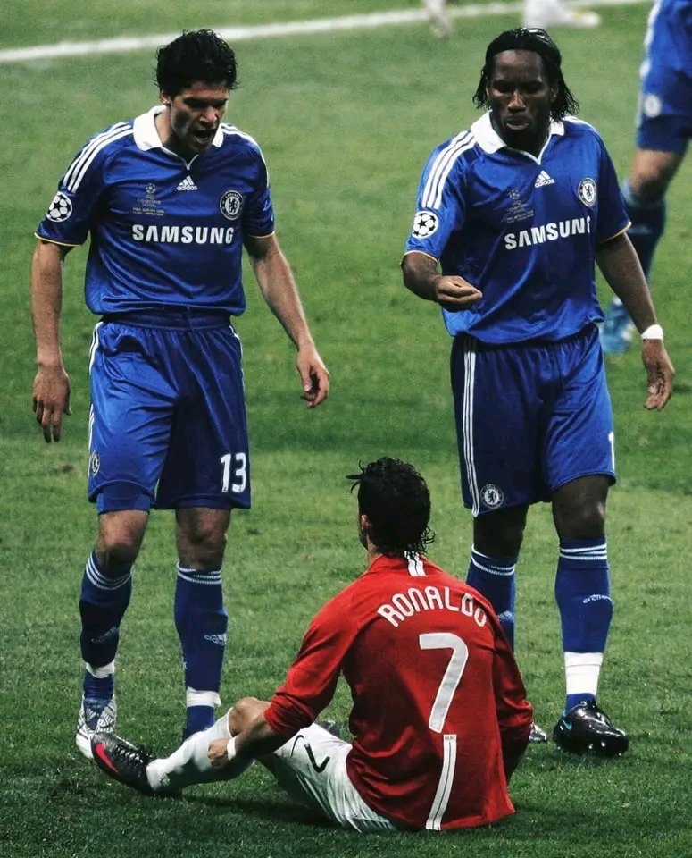 🚨🗣️ Noni Madueke: "My childhood idols? The main one has to be Cristiano Ronaldo. The Manchester United Ronaldo was just different."

"The way he played with no fear, no handbrake… He just went to just k*ll whoever was in front of him. Later on in his career, he started banging