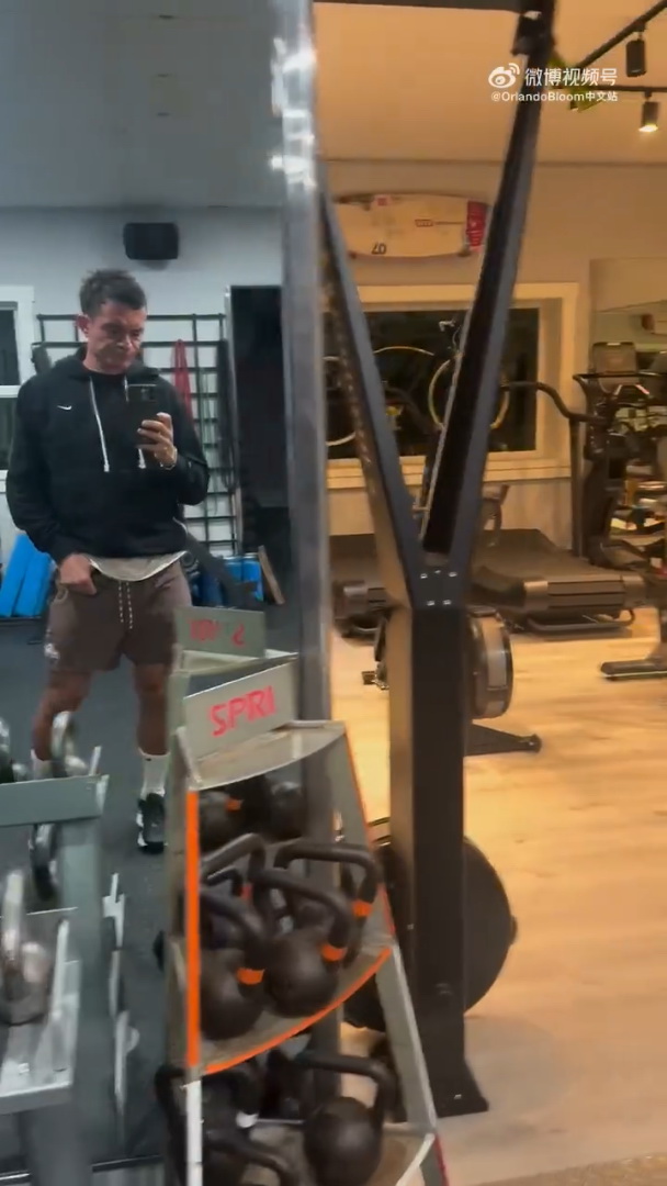 Another day, another IG story from the gym by Orlando Bloom 😂