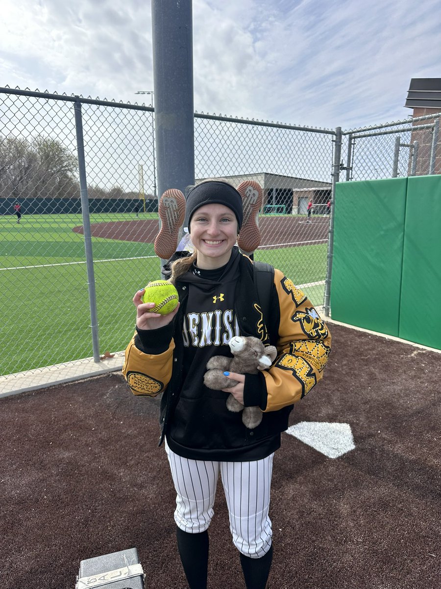 Denison Lady Jacket Softball tweet media