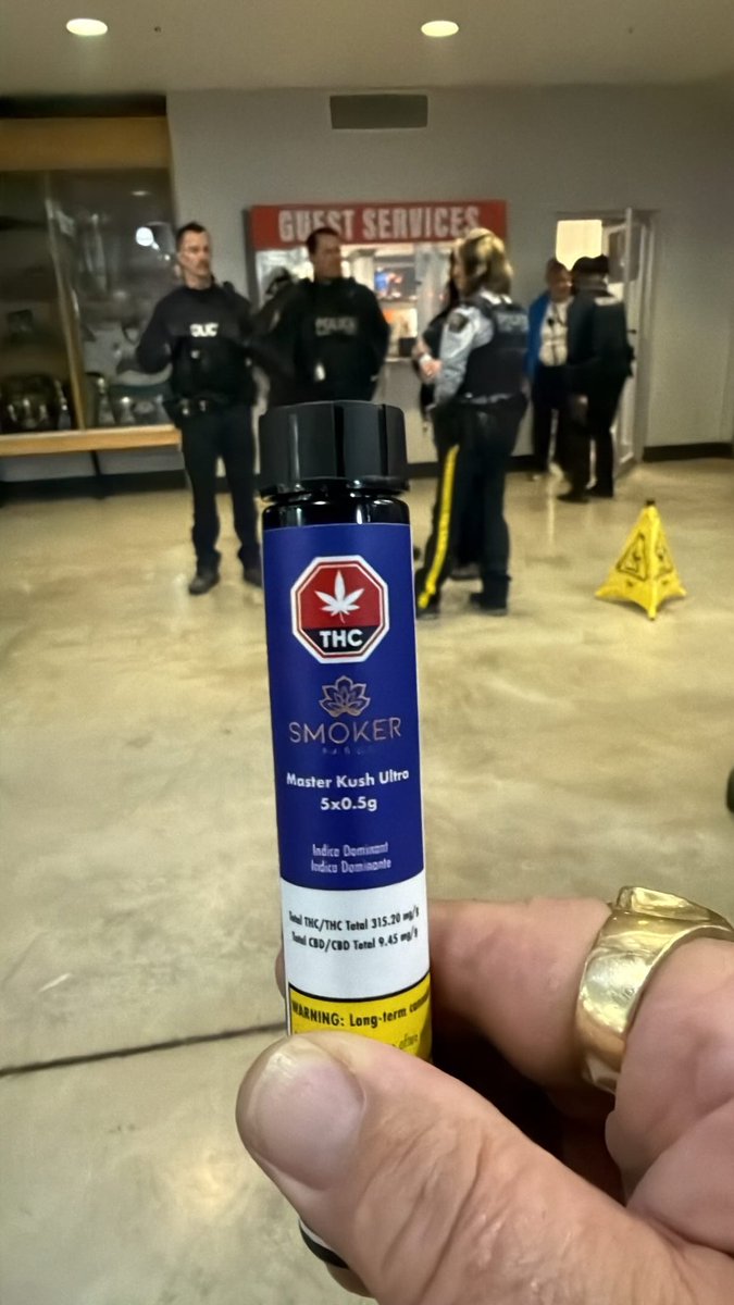 Hey there, years ago this would have been a crime. I’m very thankful for legalization, as everyone of legal age can now enjoy. The cop on the left wasn’t happy with me😂😂😂