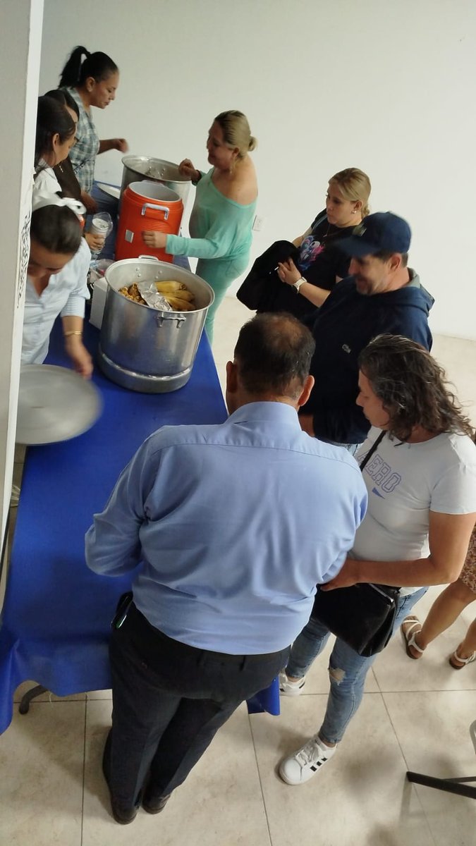 Esther Mandujano tweet media