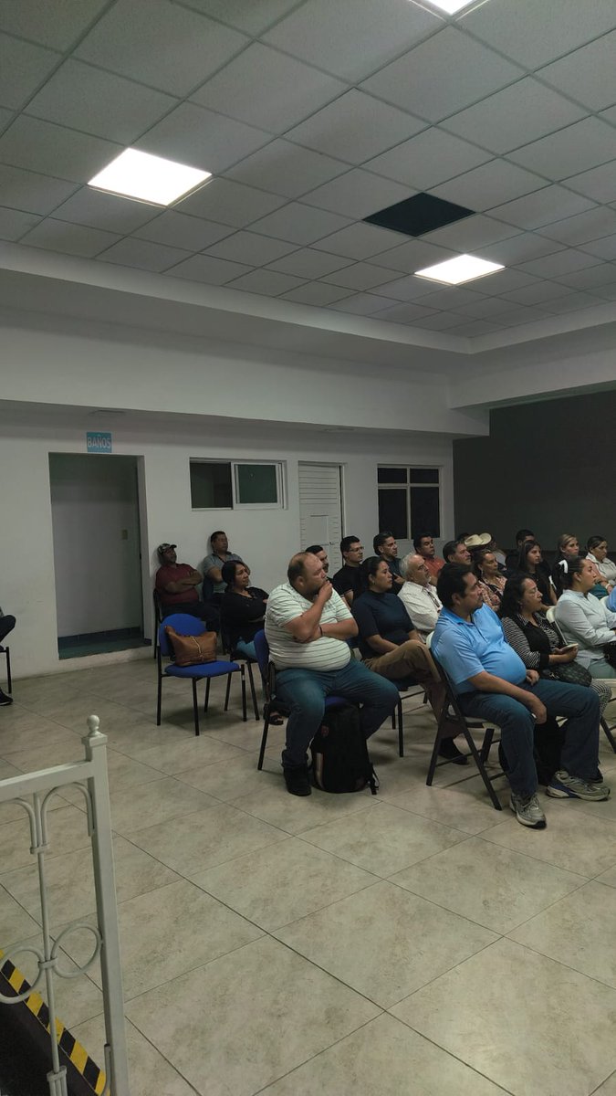 Esther Mandujano tweet media