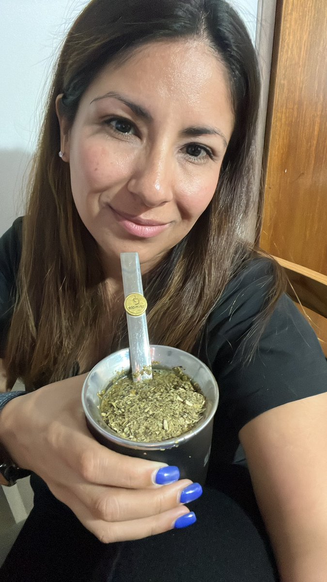 DaianQueen's tweet photo. Viernes a qué costo???? https://t.co/V25V98Pns4