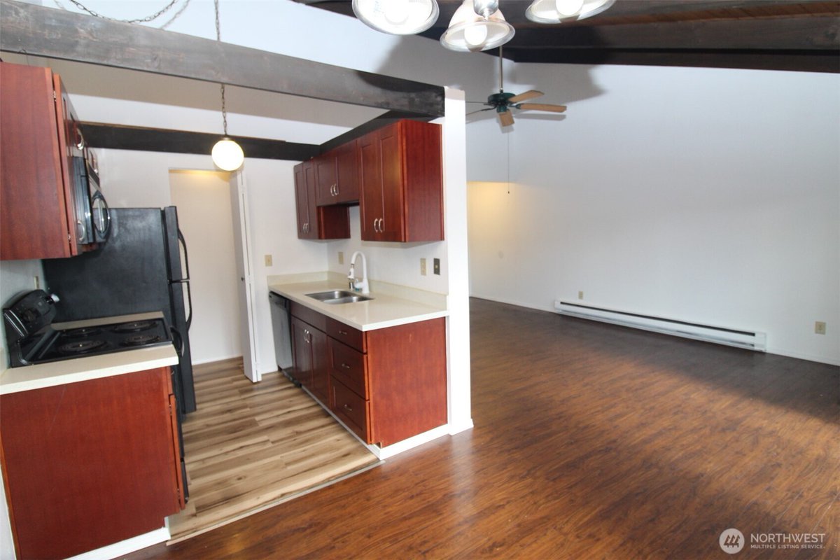 zulvd's tweet photo. 15210 Macadam Road S Unit D304, Tukwila, WA, 98188
2 bed | 1.5 bath 908 Sq. Ft.
Active | 2200
https://t.co/IsefhXr27y
Top-floor condo available for lease in the highly desirable Southcenter area. This well-maintained 2-bedroom, 1.5-bath home offers 908 sq ft of comfortable... https://t.co/rXHIEd8Rol