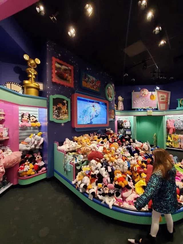 The Disney Store was so good back in the day. 🥲