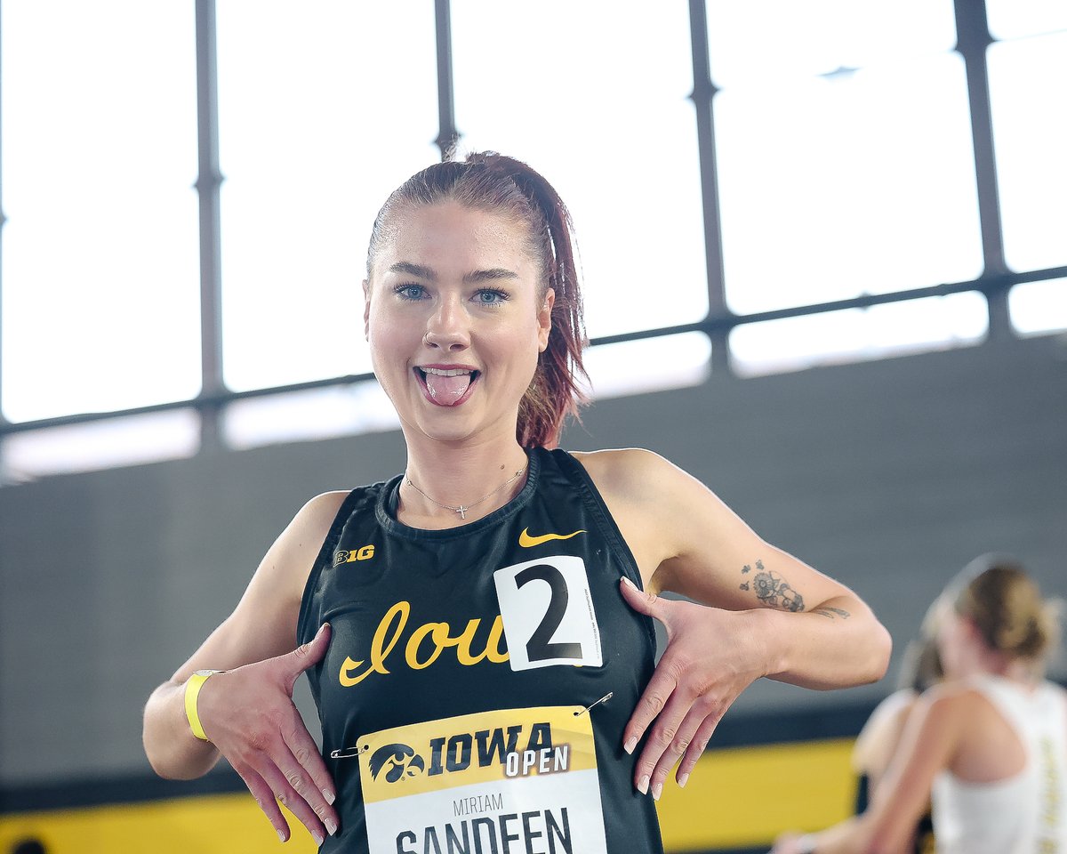 PR + 1st Place for Miriam💥

Women’s 3,000 Meters:
1. Miriam Sandeen - 9:54.78, PR 
3. Rowan Boulter - 10:09.09