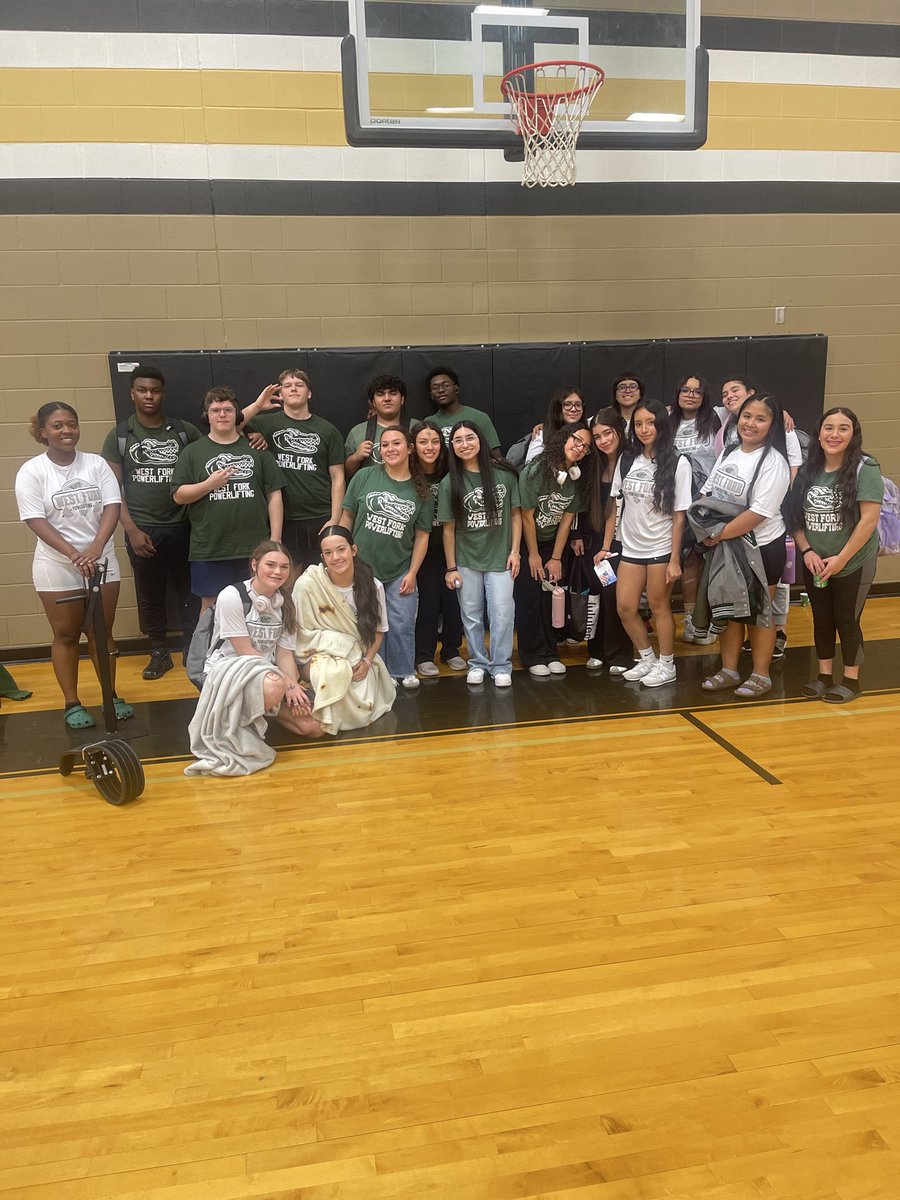 Girls Team 2 had a good night of final competition before regionals! Totals went up, now we wait to finalize qualifiers !