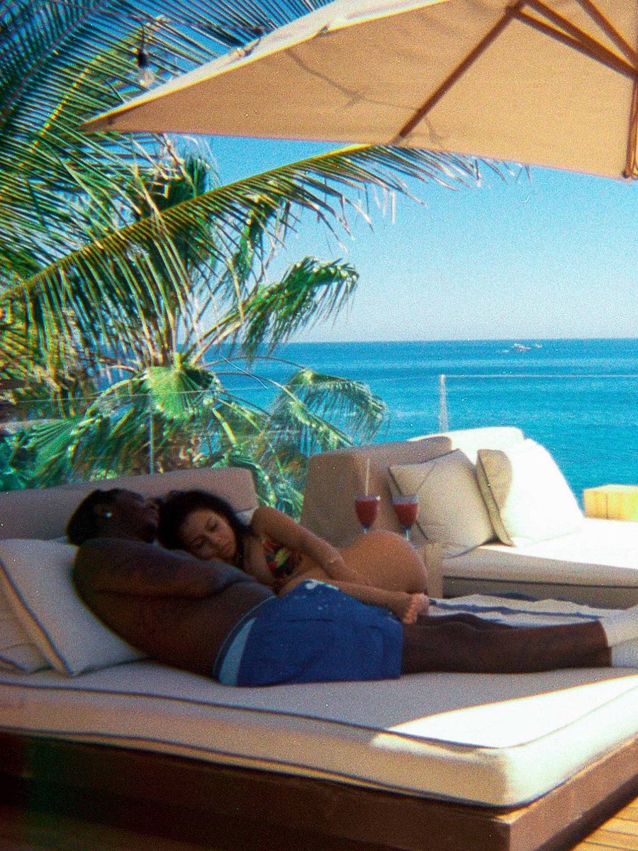 East’on (@eastonmargiella) on Twitter photo 