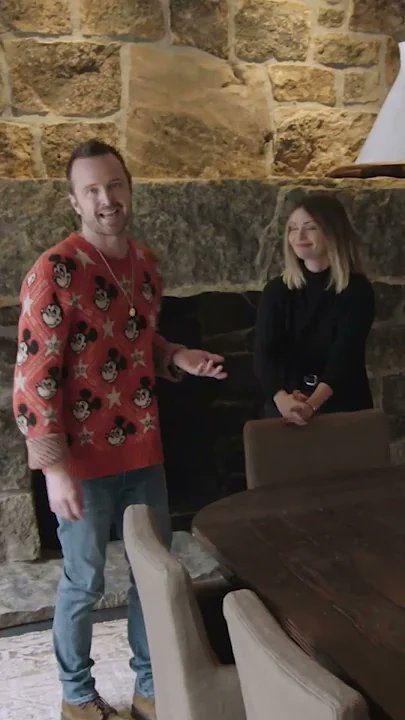 Bird Themed House? Aaron Paul Said Yes youtube.com/shorts/Q1n9jEi…