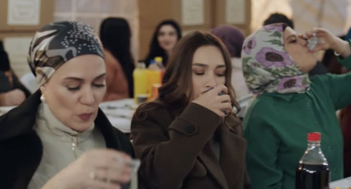 Hoca ezan okuduktan 1 saniye sonra iftarda ben

 #KızılcıkŞerbeti