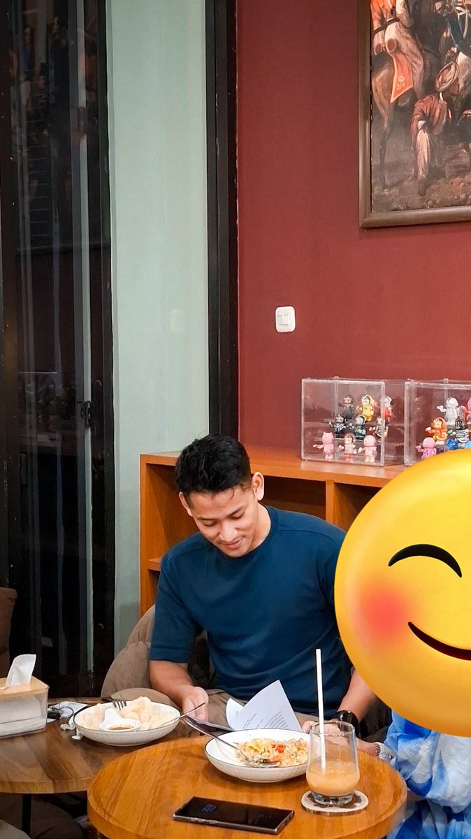 alphdn99's tweet image. Orangnya                          Lagunya