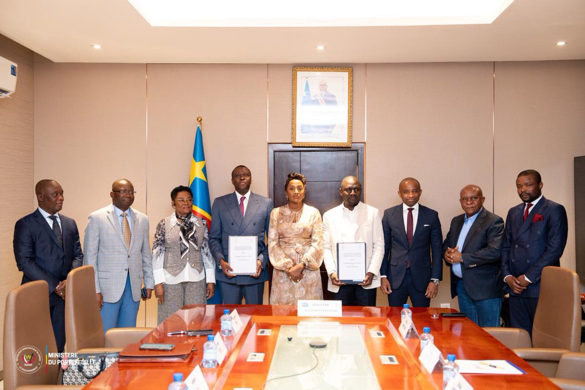 RDC : une synergie stratégique autour de la constitution de réserves  nationales en or monétaire a été engagée vendredi à #Kinshasa, capitale de  la République démocratique du Congo, entre la ministre du