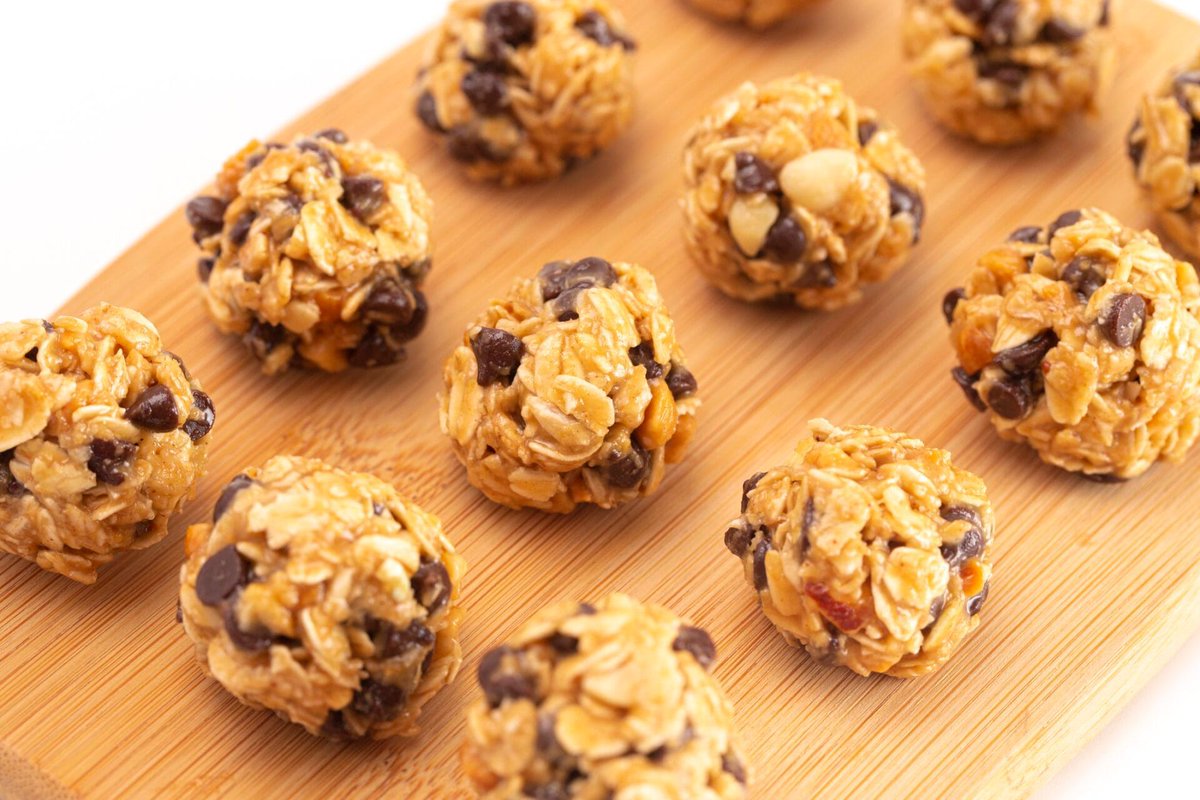 fromthestartrdn's tweet image. Prep our favorite easy no-bake oatmeal energy bites this weekend! They're a perfect snack for busy days. 🍪✨ Check out the recipe here: fromthestartnutrition.com/easy-no-bake-o… 

#HealthSnacks #HealthyKids