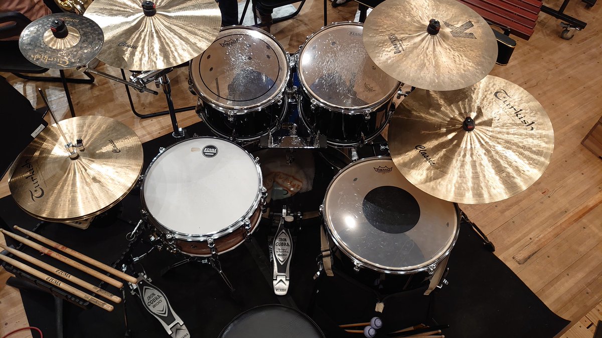 zuma_percussion's tweet photo. 【今さらだけど自己紹介】
音楽とゲームと車とすみっコぐらしで生きてる人です。
メインウエポンに打楽器、サブウエポンにギターとベースを装備してます。

作編曲は絶賛勉強中📝

最近の悩みは、ゲーム音楽に夢中なあまり、肝心のゲームそのものにあまり触れられてないことです🎮️
よろしくどうぞ！ https://t.co/XjuPSRtRZW