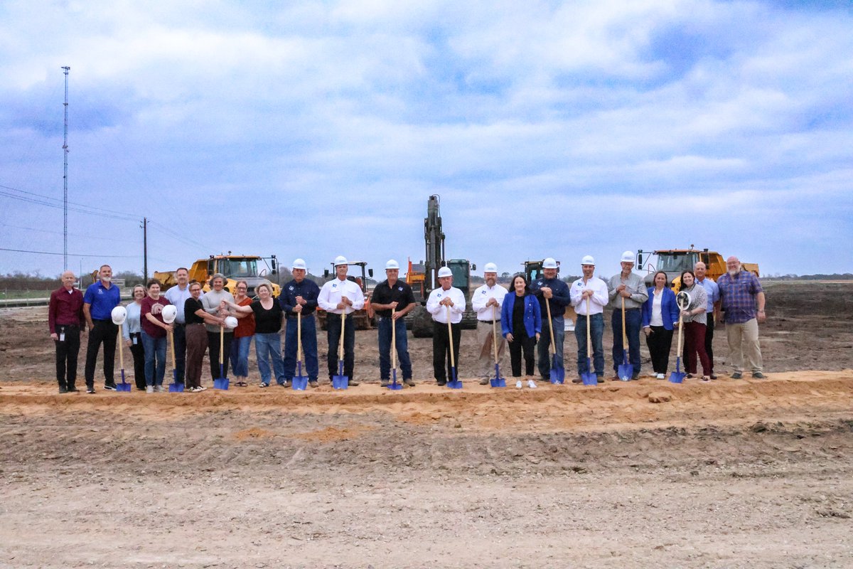 Claycomb_Assoc's tweet photo. Yesterday, the Needville community gathered to celebrate the groundbreaking of Needville Elementary, a project made possible by the 2023 bond and a community deeply invested in its future.

It's a privilege to work with Drymalla Construction and OBR to make this vision a reality. https://t.co/GnhgUp50Vf