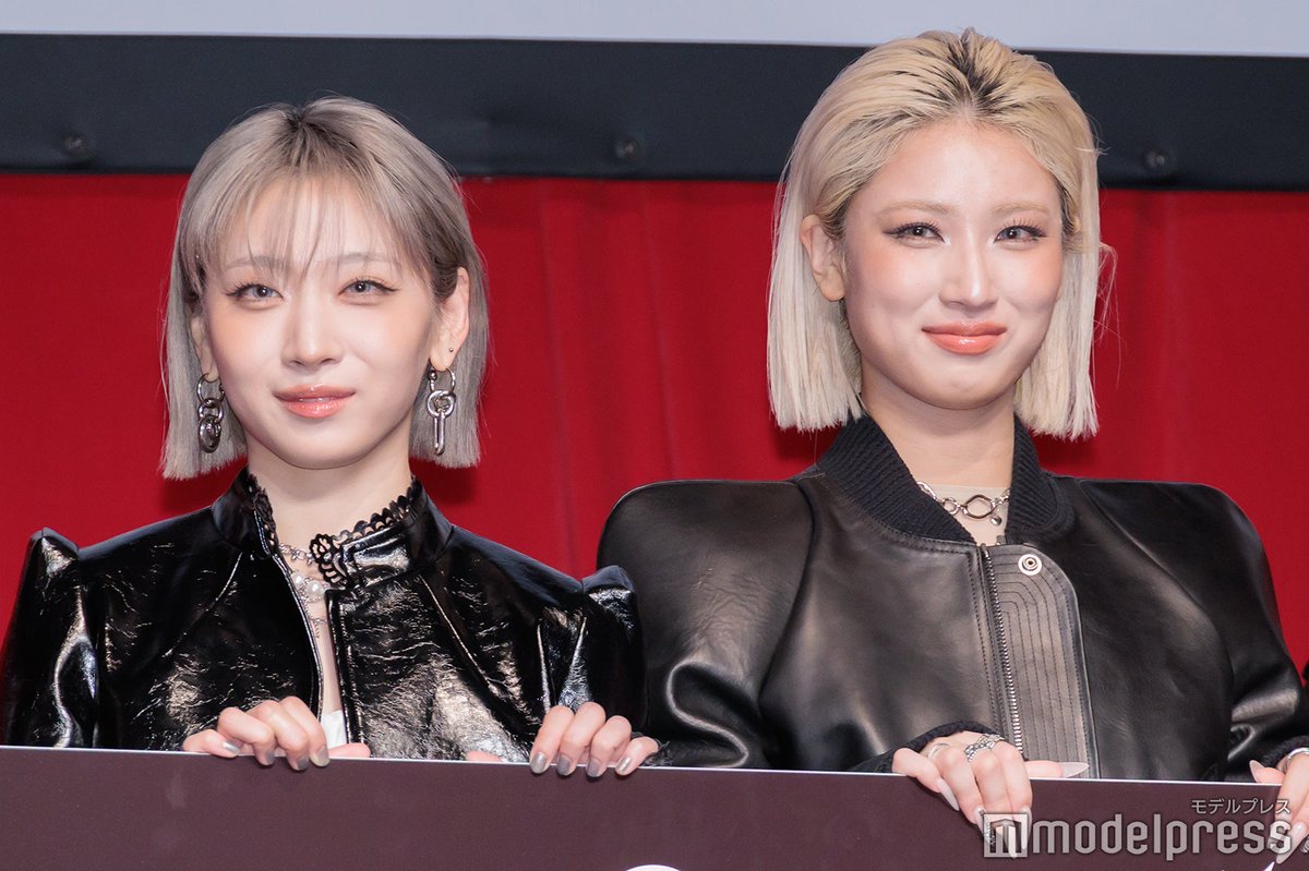 modelpress's tweet photo. 【写真追加📸】「Spotify x HANA “HANATABA” Listening Party」🌹
https://t.co/ZkzI3Z1AUN

▫️未発表曲「ALL IN」「Bloom」
初お披露目＆MV初公開

▫️MAHINAは黒柳徹子のモノマネ披露
クオリティの高さに会場拍手👏

#HANA @HANA__BRAVE https://t.co/v81ayhCN1q