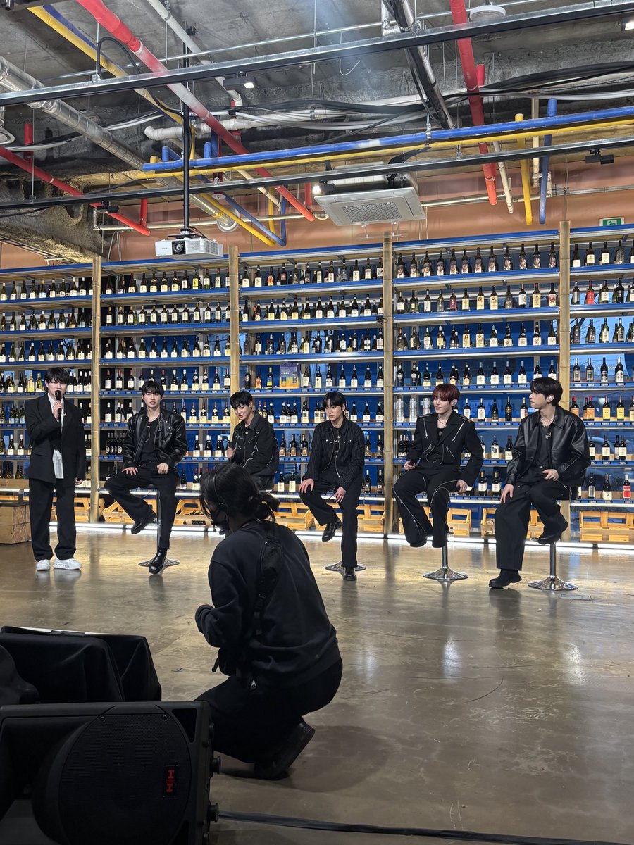 mypuppyzzang's tweet photo. 오늘 다을이가 아끼는 한결이형 보러 2019년으로 타임머신타고 움직여 보고왔다 https://t.co/AgjRDQD380