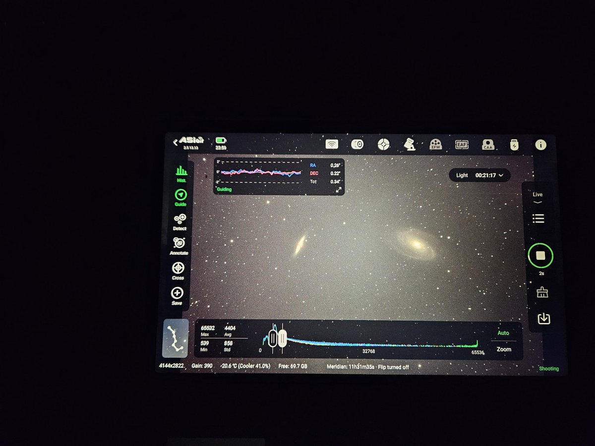 久しぶりの快晴でおおぐま座の銀河M81M82を撮影中
今晩はラストにしようかな?