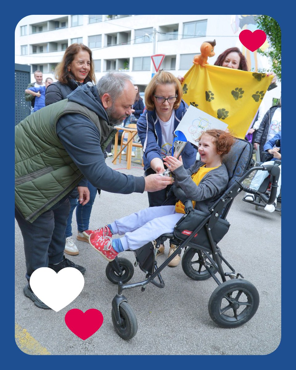 PerkinsVision's tweet image. What the world needs now is love – &amp;amp; teamwork.

Once a year, Mali dom – a Perkins supported program for children with #Disabilities in Croatia – becomes an #Olympic arena for #AdaptedSports.

Every child plays, competes &amp;amp; laughs as parents &amp;amp; teachers cheer them on and #SpreadLove